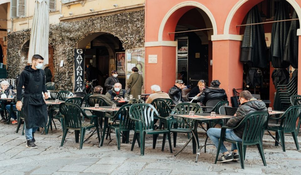 La desescalada de la actividad de los bares y restaurantes comenzará a partir del lunes