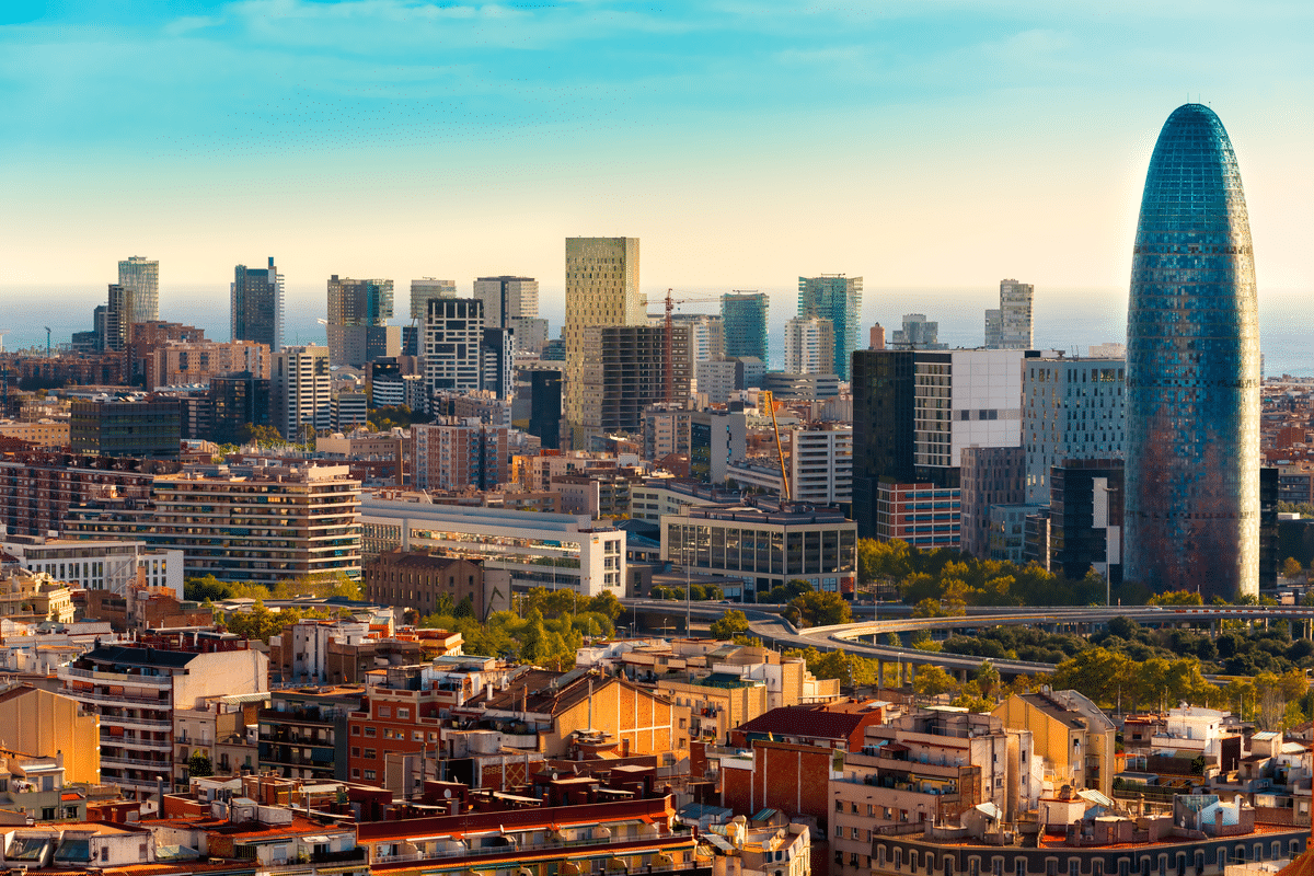 Los 8 edificios más altos de Barcelona (hasta que se acabe la Sagrada