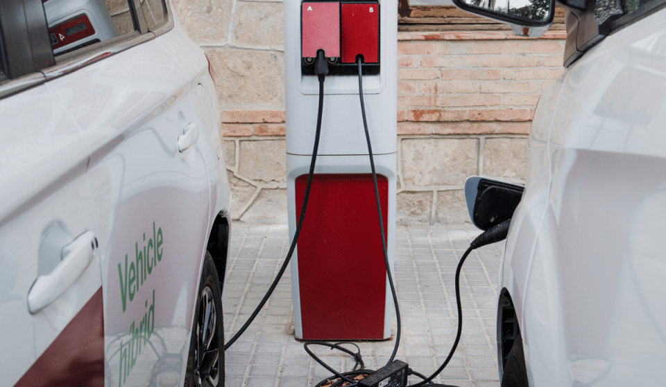 Barcelona quintuplicará los puntos públicos de recarga eléctrica