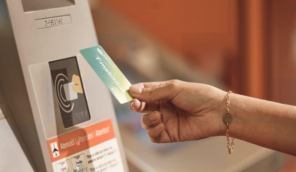 Último día para usar las tarjetas de metro de cartón en Barcelona