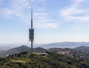 Visitas gratis a la Torre de Collserola al atardecer: cómo subir al mirador más alto de Barcelona (560 metros sobre el nivel del mar)