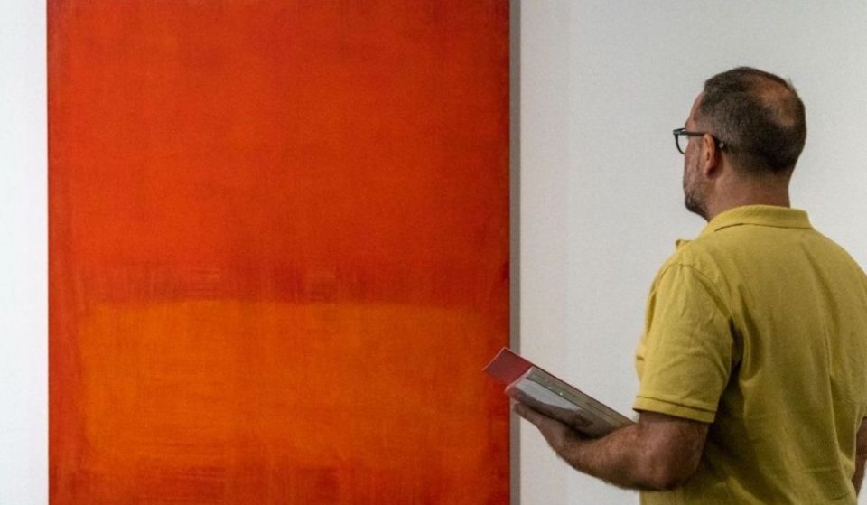 Así es la exposición en La Pedrera donde podrás ver obras originales de Pollock, Rothko o Tàpies