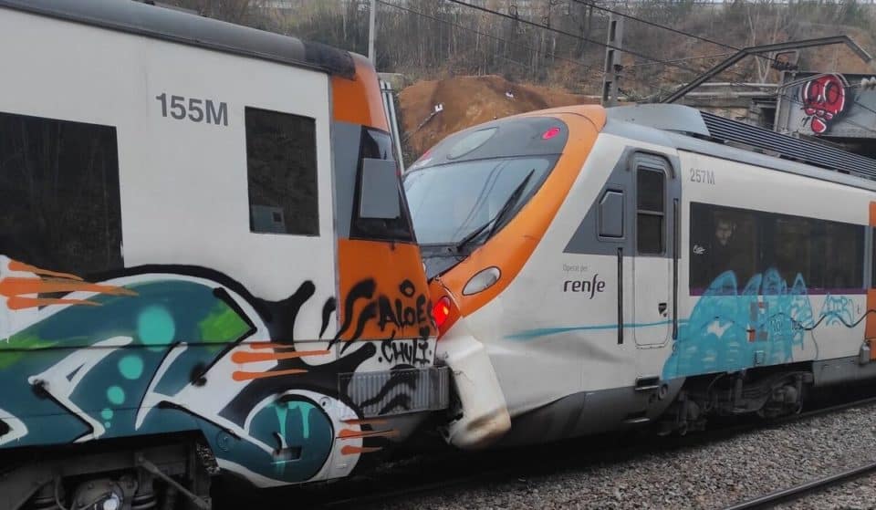Más de 150 viajeros heridos en un choque de trenes en Barcelona