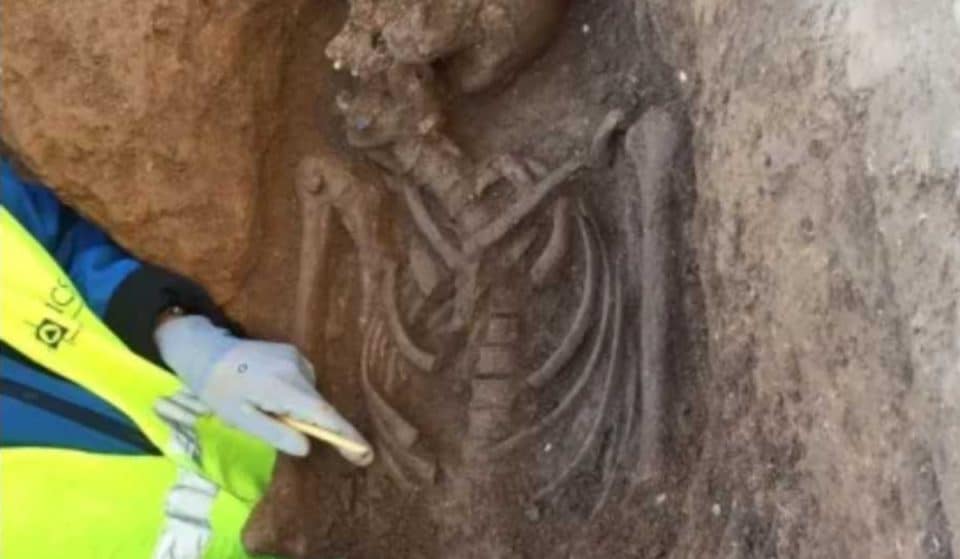 Las obras de Laietana descubren una tumba romana y un esqueleto con 15 siglos de antigüedad