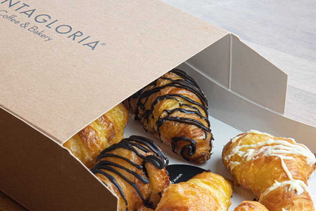 Una panadería repartirá este sábado 30.000 minicruasanes gratis