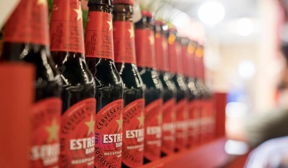 Una botella de Estrella Damm esconde un pase gratis de 10 años para 21 festivales