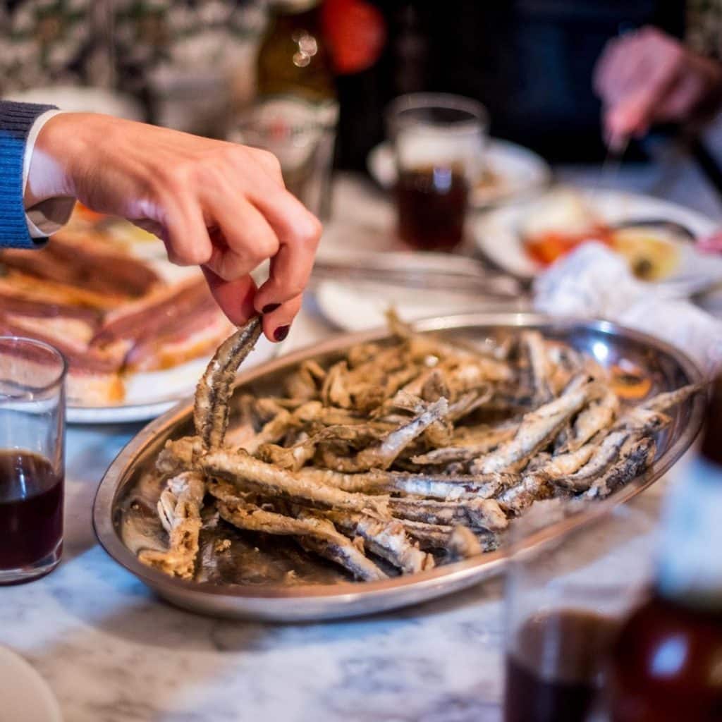 Offene Bar mit gebratenem Fisch in der legendären Bar La Plata zu ihrem 80-jährigen Bestehen: Wann findet die Party statt?