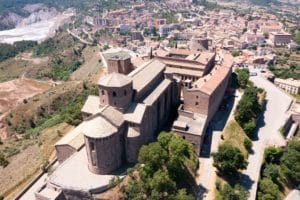 Una feria medieval entre los muros del castillo más imponente de Catalunya: el castell de Cardona abre sus puertas gratis por la Fira del Ofici
