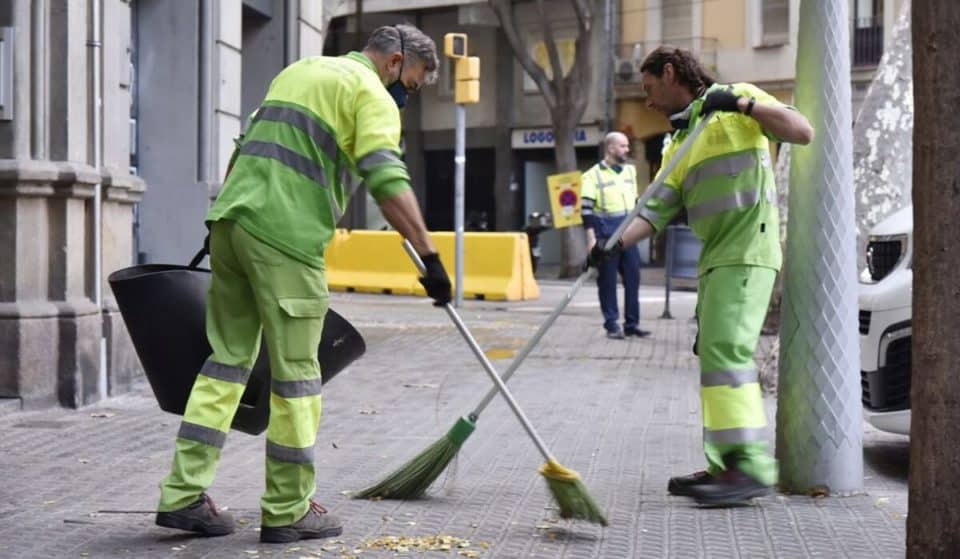 Barcelona estrena un plan para acabar con la suciedad en la calle