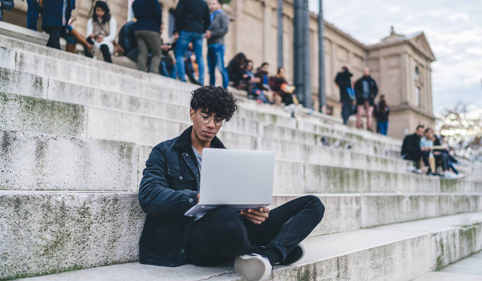 Clases de cultura catalana para «expats»: BCN busca integrar a los nómadas digitales