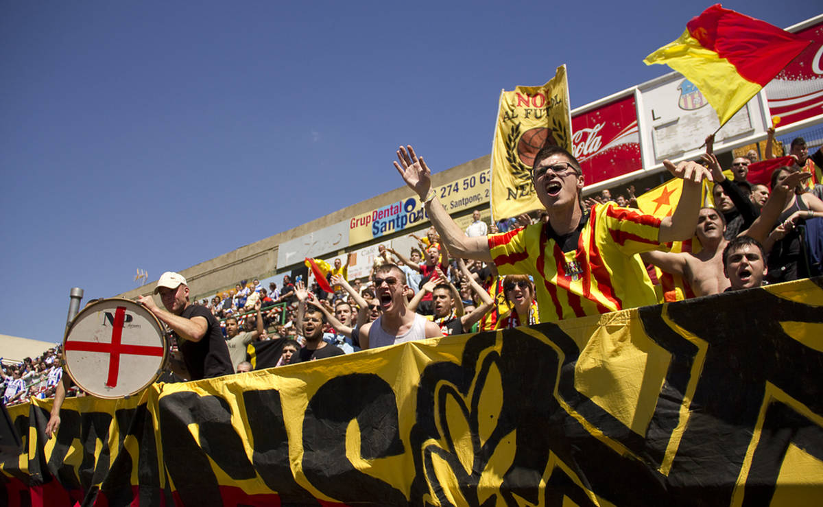 How to watch Sant Andreu-Europa, the great popular soccer derby in ...
