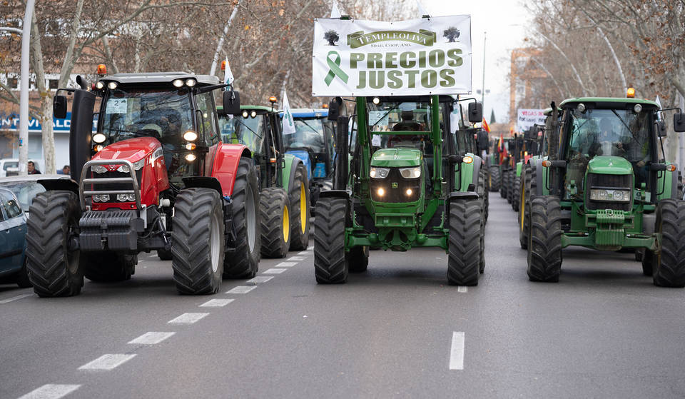 La huelga de agricultores corta los accesos a BCN: estas son las carreteras afectadas