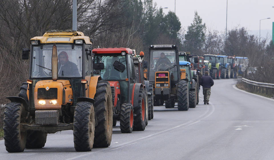 Huelga de agricultores: qué carreteras cortarán hoy los tractores en Barcelona
