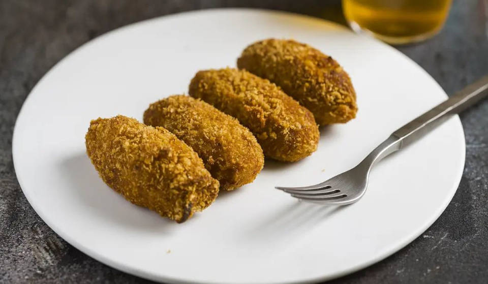Un chef con estrella Michelin de Barcelona reabre el bar de sus padres