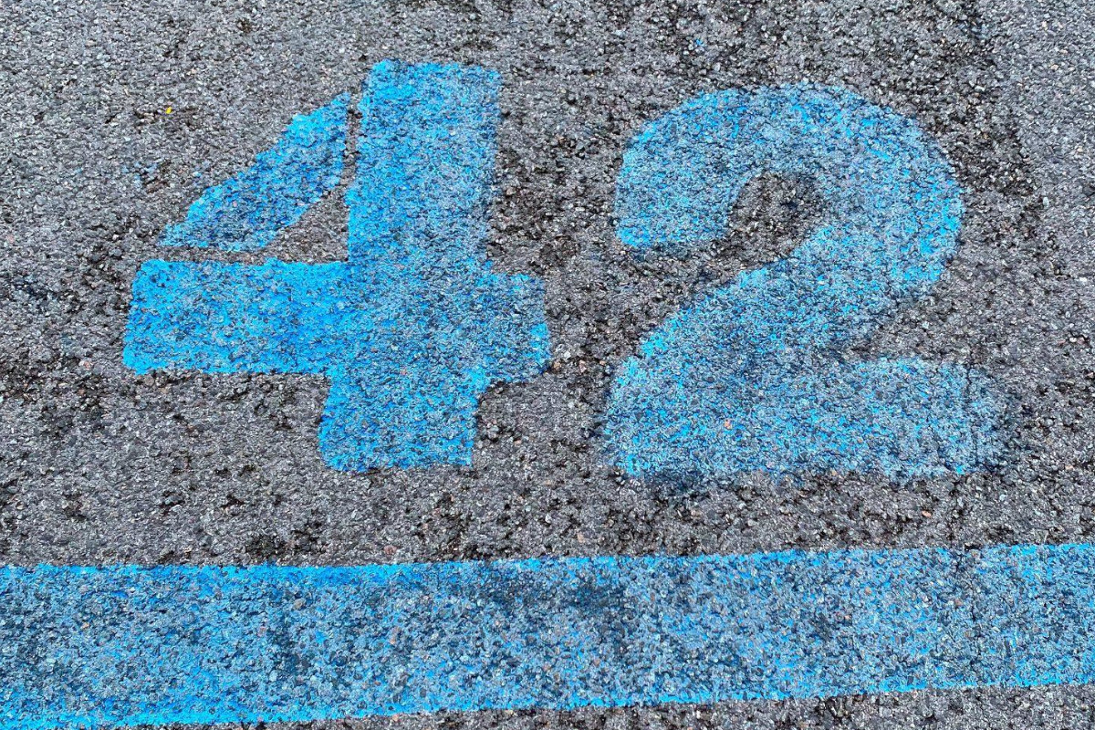 ¿Qué es la línea azul que ha aparecido esta semana en Barcelona?