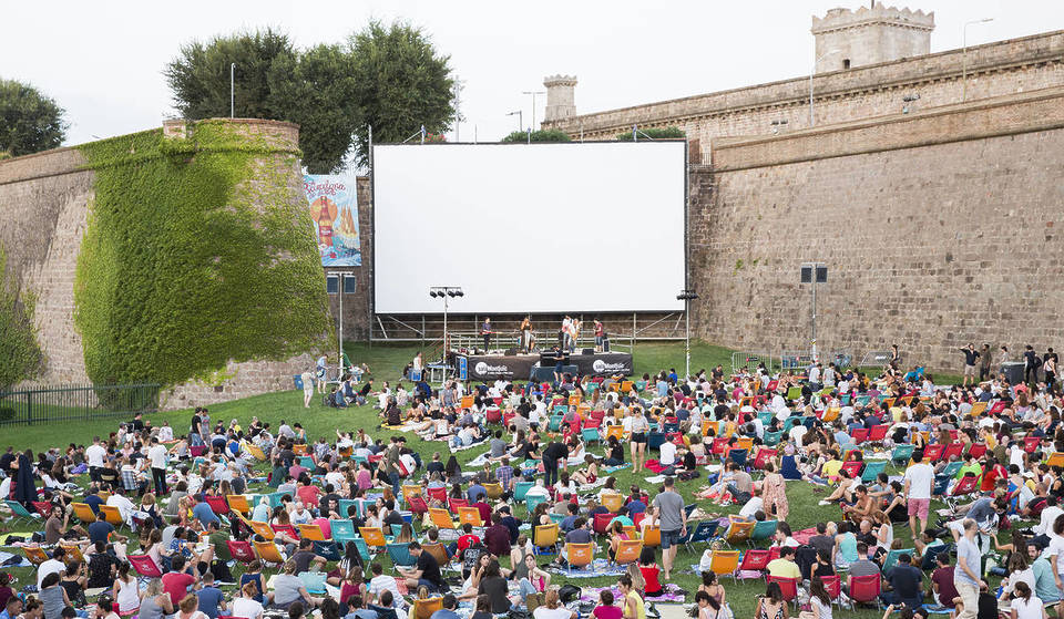 Sala Montjuïc torna al castell de la muntanya: cinema a l’aire lliure amb 16 pel·lícules durant tot l’estiu per 10 €, i les entrades ja són a la venda