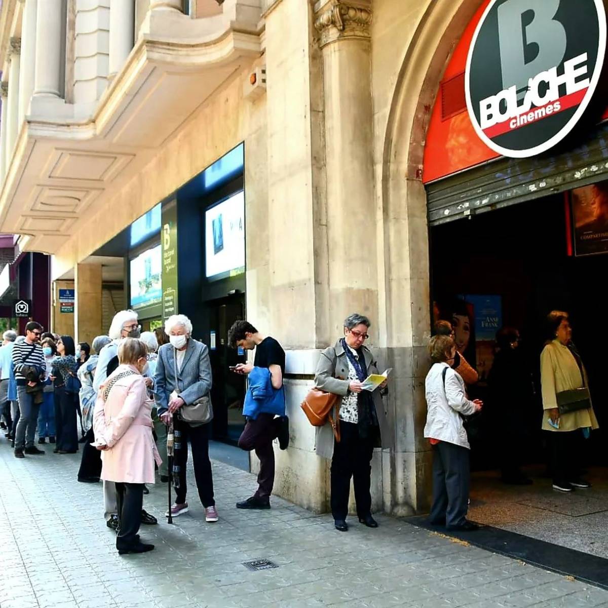 Farewell To The Last Neighborhood Cinema In Barcelona: El Boliche ...
