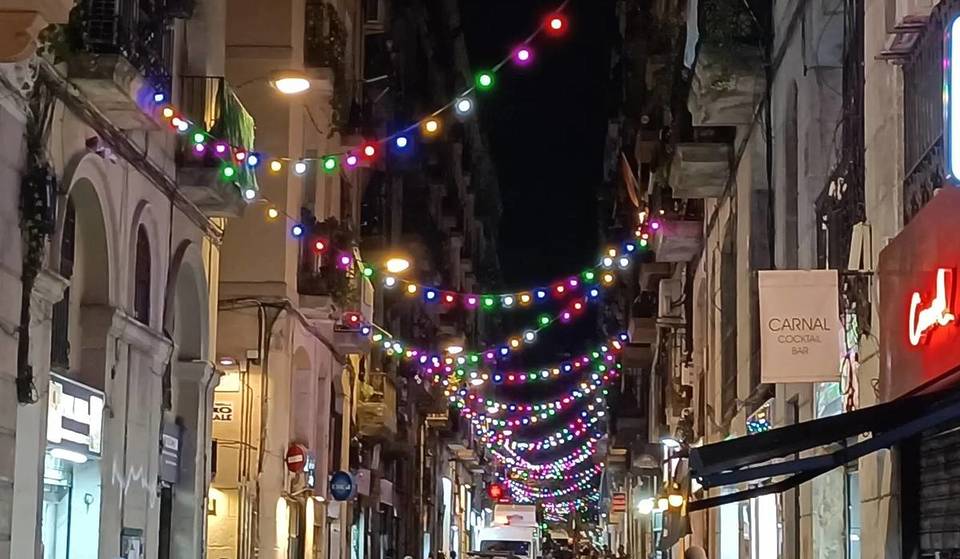 El Raval instala “Llums d’Hivern” para evitar as luzes de Natal religiosas