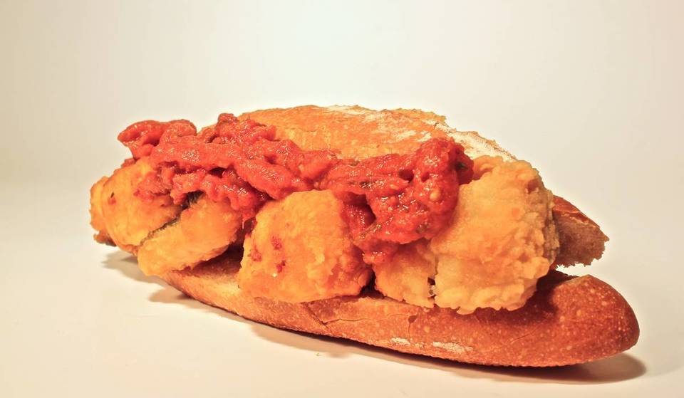 A sandes que vende 800 unidades por dia e que só se pode provar 10 dias por ano.