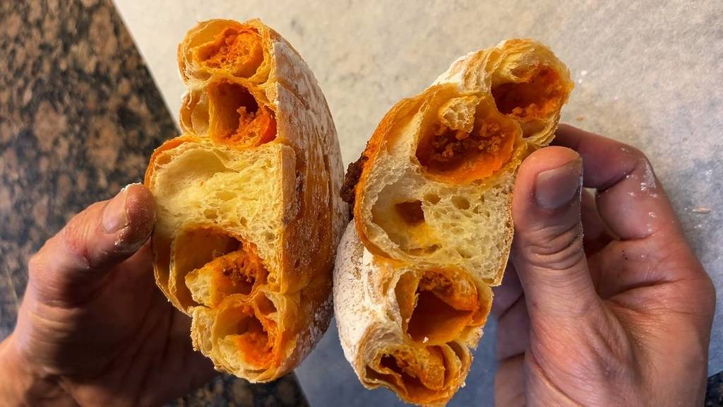 This is the ensaïmattone, the mixture of panettone and ensaimada born in Barcelona