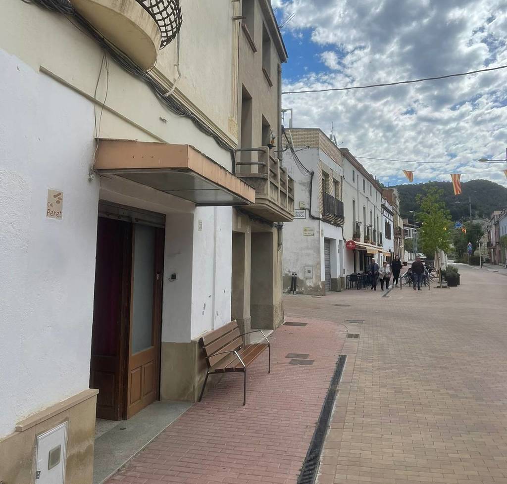 Kostenlose Wohnungen und 15.000 Euro für die „Wiederbesiedlung“ eines Dorfes in Barcelona: Die Initiative von Castellolí, um eine Abwanderung zu verhindern