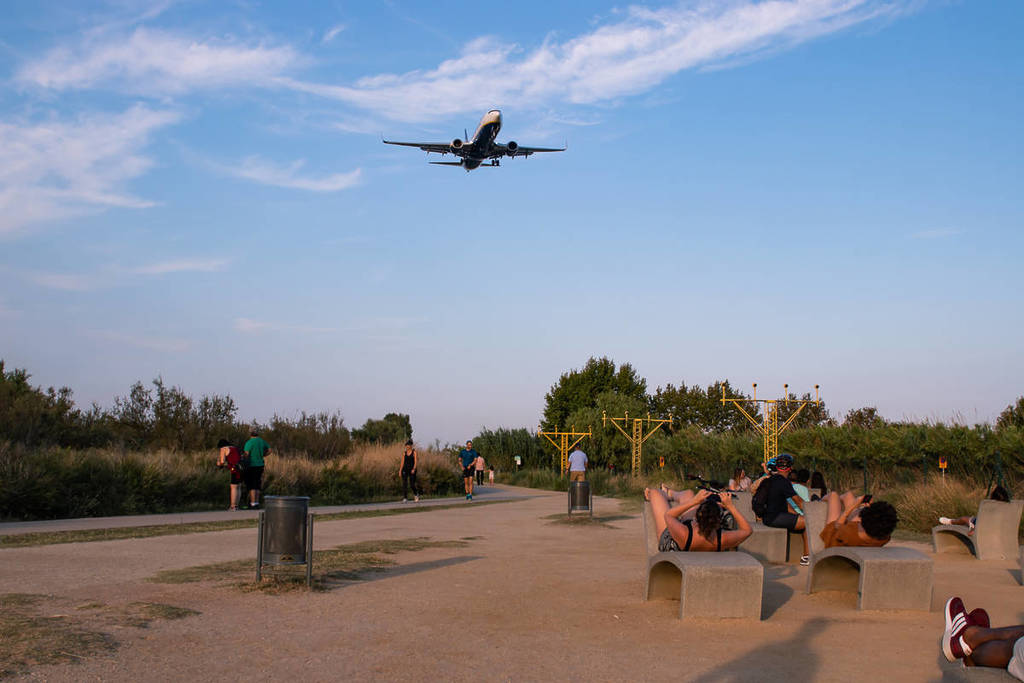 In questo punto panoramico di El Prat potrete vedere gli aerei passare sopra la vostra testa e poi fare un tuffo in spiaggia.