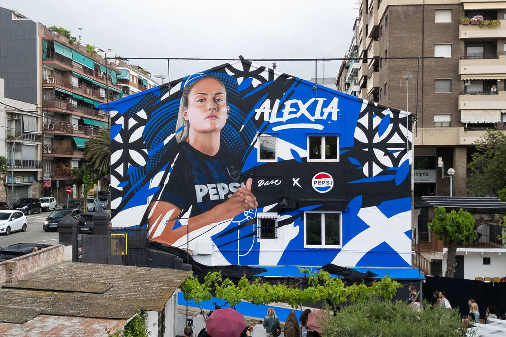 El mural de Alexia Putellas en Barcelona que es candidato a mejor del mundo