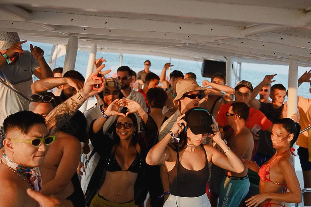 Boat M2P Party