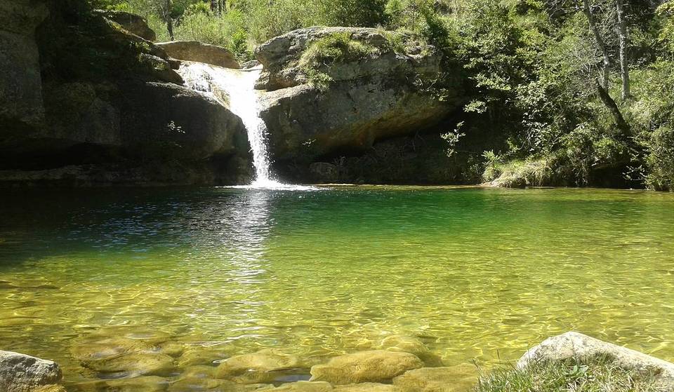Il villaggio con il percorso delle 7 piscine e cascate naturali, a un&#8217;ora e mezza da Barcellona.