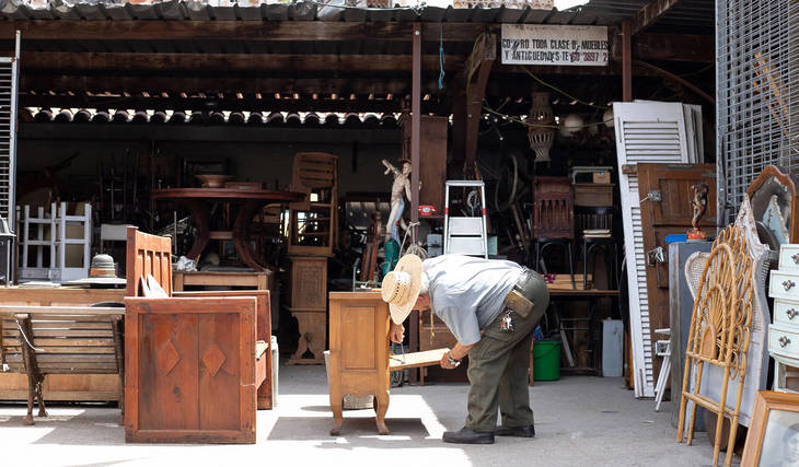 The former ceramics factory converted into a large antiques market in Barcelona: 15,000 m2 of luxury flea market.