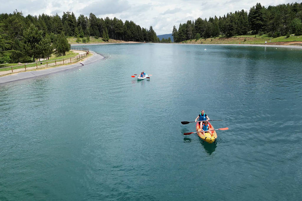 Der Pyrenäen-See, der im Sommer zum Baden einlädt: 2.500 Meter über dem Meeresspiegel und mit öffentlichen Verkehrsmitteln zu erreichen