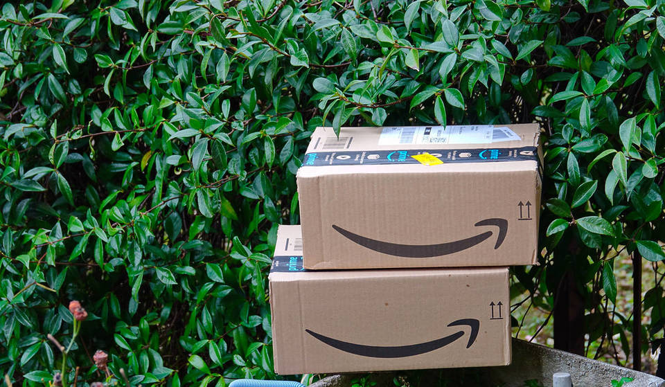Nouvelle boutique pour acheter à l&rsquo;aveugle des paquets d&rsquo;Amazon ou de Shein dans le centre de Barcelone : mobiles ou ventilateurs à 24 euros le kilo.
