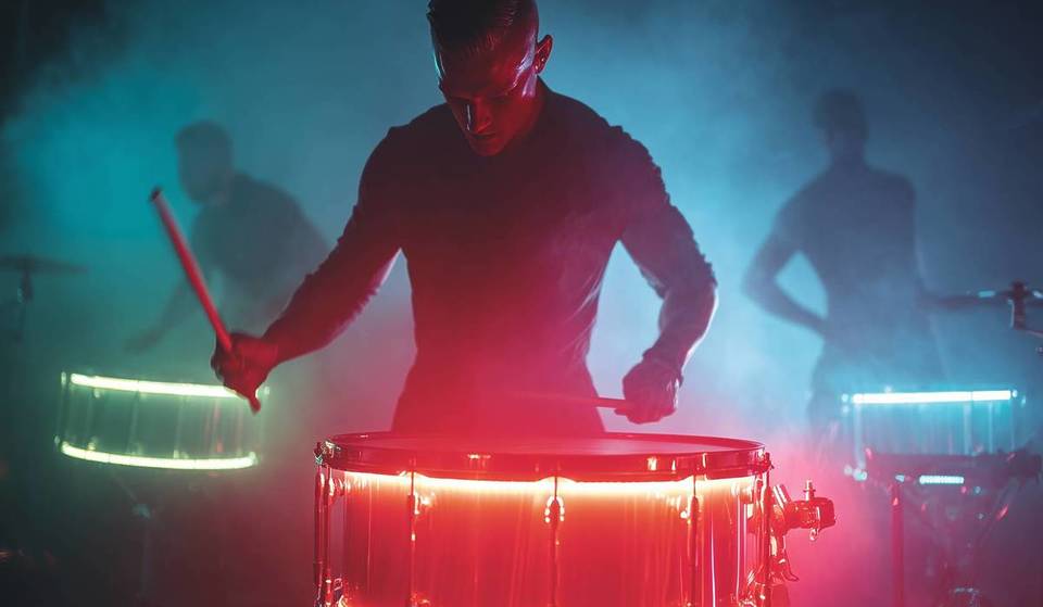 Ritmo, cor e um repertório cinematográfico juntam-se neste espetáculo de percussão em Barcelona.