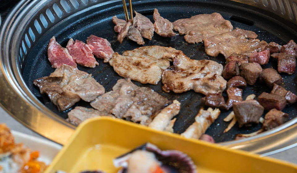 Unbegrenztes koreanisches Grill-, Meeresfrüchte- und Sushi-Buffet in Barcelona: Es kostet 16,90 Euro und bietet Platz für fast 300 Personen.
