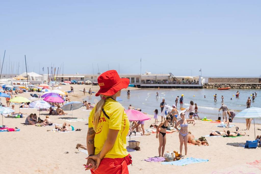 No lifeguards on the beach of Barcelona: they begin today an indefinite strike
