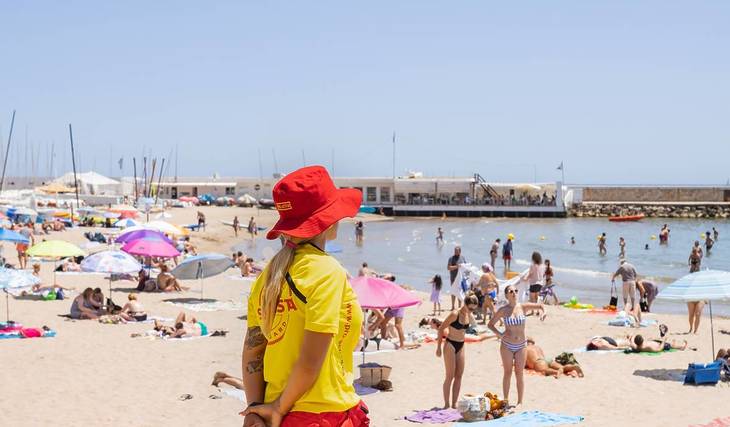 Rote Flagge und geschlossene Wachtürme an den Stränden Barcelonas: Streik der Rettungsschwimmer geht weiter