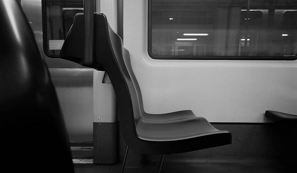 Já se sentou nas suas cadeiras, mas não o conhecia: a exposição sobre o criador dos bancos de rua e dos assentos do metro de Barcelona