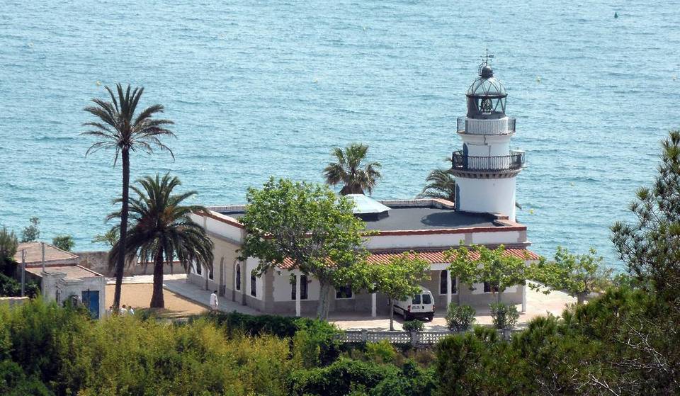O farol mais antigo da Catalunha está ativo e pode ser alcançado de comboio: 160 anos de idade, vistas sobre a Costa Brava e a uma hora de Barcelona.