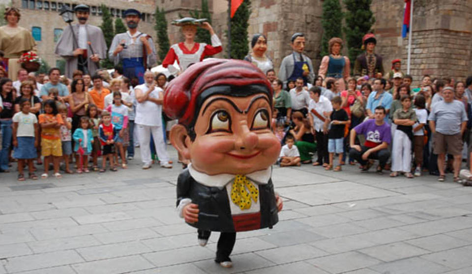 Sant Roc 2025: Barcelonas ältestes Fest (fast 500 Jahre alt!) kehrt mit seiner Hundeparade vor der Kathedrale zurück