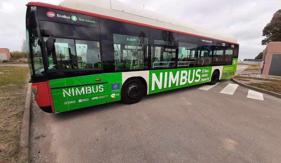 De bus in Barcelona die op rioolwater rijdt en al vijf jaar op straat rijdt: hoe vind je hem?