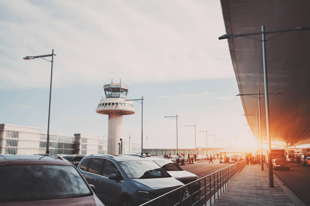 Estacionamento no aeroporto de Barcelona: onde estacionar gratuitamente (ou pagar) no T1 ou T2