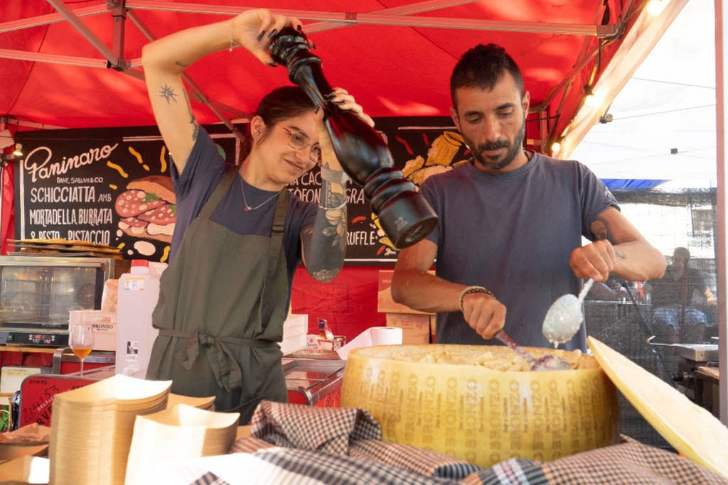 Festival gastronomico con 18 ristoranti in questa piazza centrale di Barcellona: solo per 3 giorni