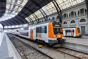 Caos en el transporte público de Barcelona tras las lluvias: estas son todas las líneas de Rodalies, metro y autobús sin servicio o con desviaciones