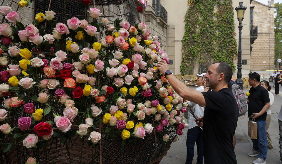 Deuren open op Las Ramblas voor het Festa del Roser: gratis rondleidingen door Palau Güell, Liceu, Aquàrium, Golondrinas&#8230;