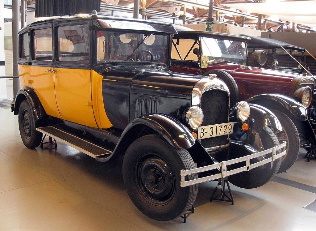 Why Barcelona cabs are yellow and black: the Barcelona car brand that was born racing and ended up creating cabs.