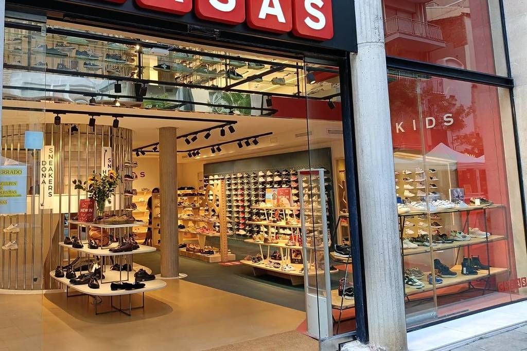 Scarpe da ginnastica Converse, Camper e Hoff fino all&#8217;80% in meno in questo outlet di Barcellona: solo per 4 giorni