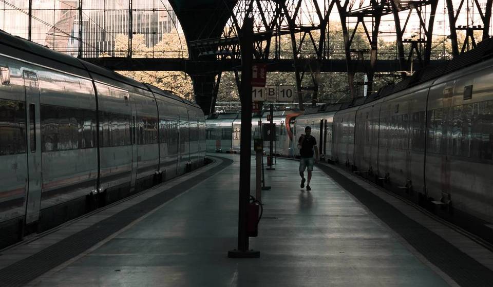 La festa de Halloween de 7 hores en una estació de tren centenària de Barcelona: tots els detalls