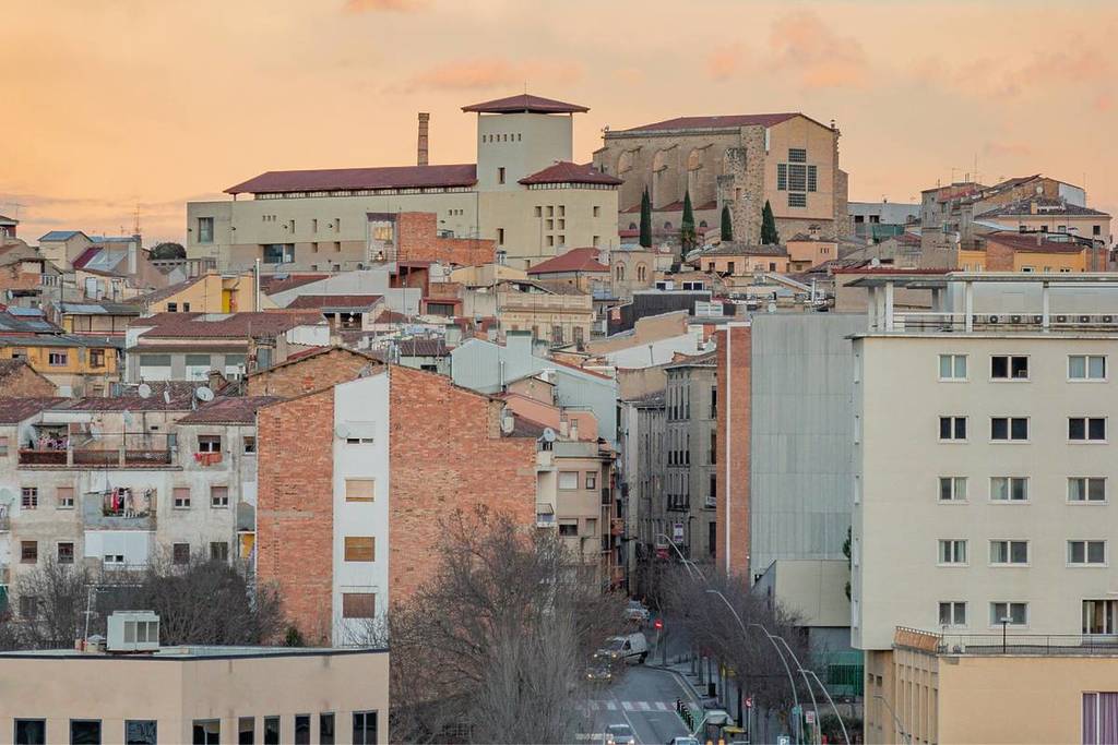 Nem Barcelona nem Sitges: esta é a cidade onde é preciso 4 vezes menos dinheiro para a entrada de um apartamento.