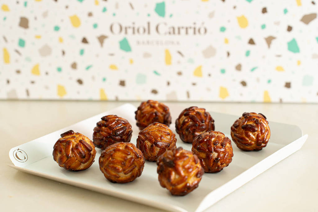 Panellet alla torta di limone, panettone, il miglior panellet ai pinoli del 2025&#8230; i migliori panellet che si possono trovare a Barcellona in questa Castanyada.