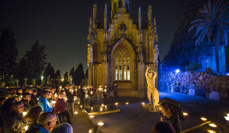Tots Sants a Barcellona: orari speciali, fiori e un altare messicano dei morti al cimitero di Montjuïc